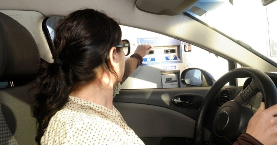 Motoristas em alerta: Nova lei do pedágio confirma 3 novas regras de pagamento