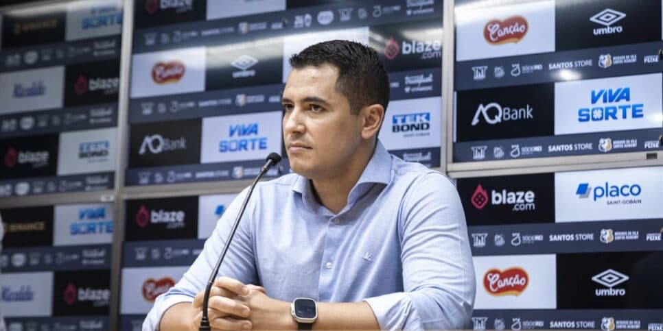 Pedro Martins seguirá como dirigente do Santos (Reprodução: Bruno Vaz)