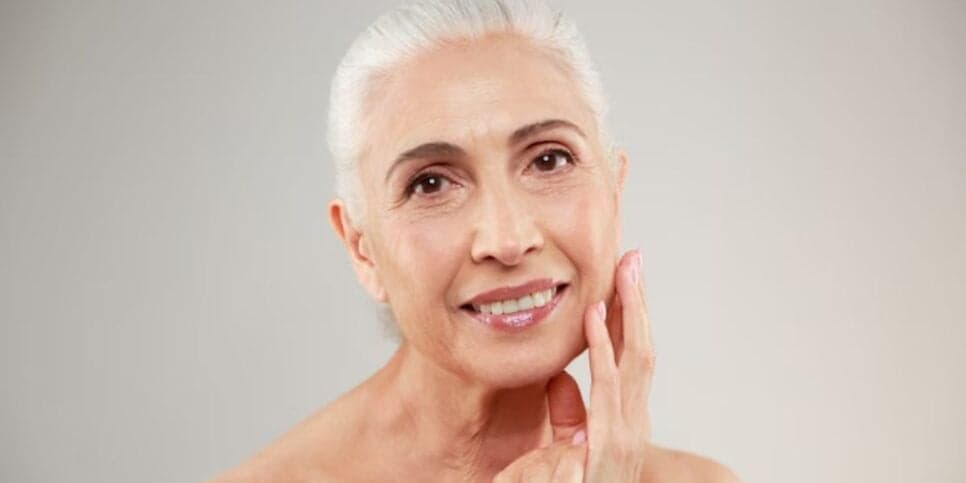 Fim das rugas e manchas: 4 dicas infalíveis para as idosas 60+ terem pele de bebê em minutos