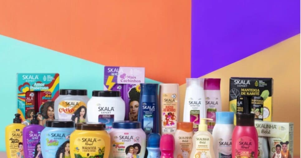 Alisa até a raiz por menos de R$10: 1 único produto da Skala deixa fios soltos e sem frizz