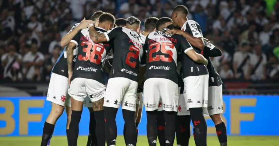 Pedrinho investe peso em novos jogadores de futebol para fortalecer o time (Foto: Esporte News Mundo)