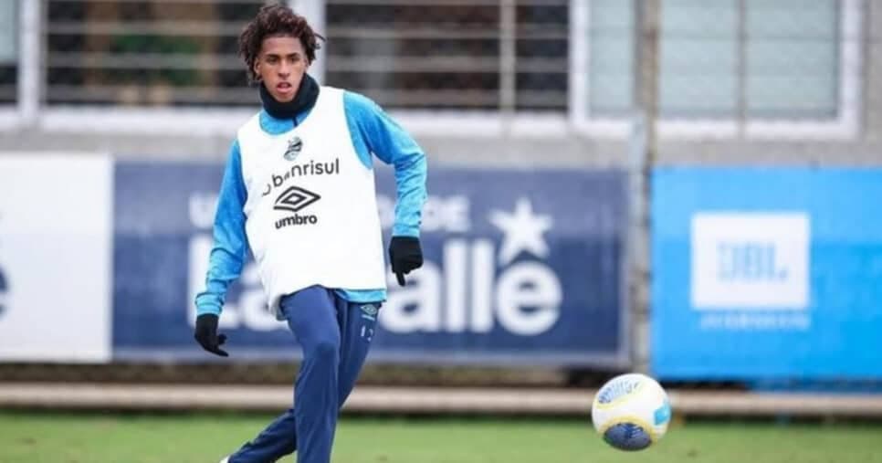 Vitor Ramon treinou com os profissionais no ano passado | Foto: Lucas Uebel / Grêmio FBPA / CP

