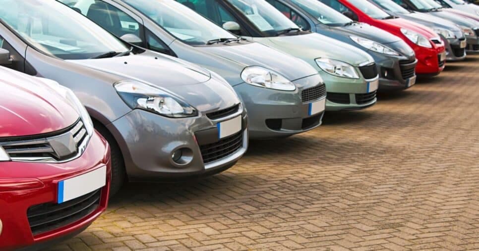 Onix, queridinho da Volks e mais: 4 carros usados que valem a pena comprar em 2025