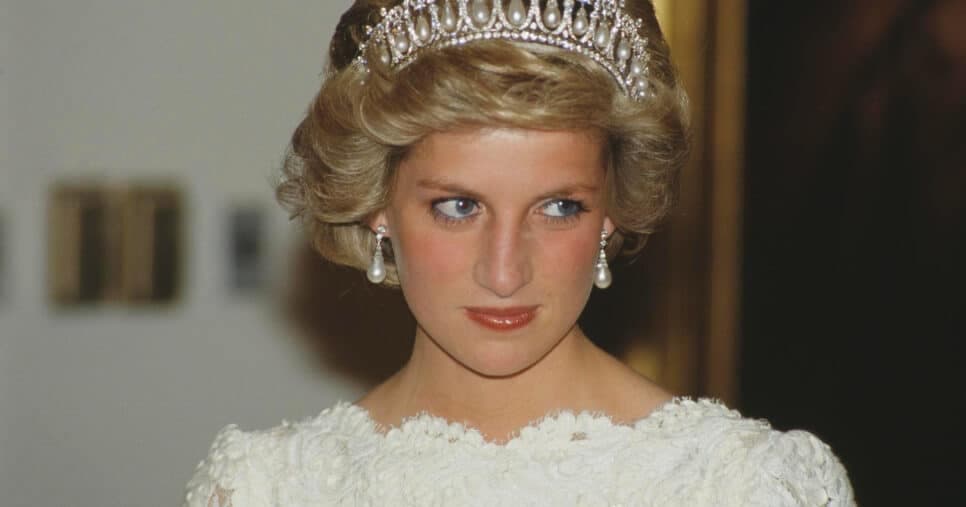 "Cobrança imediata": Carta psicografada da Princesa Diana revela segredo que rei Charles escondia