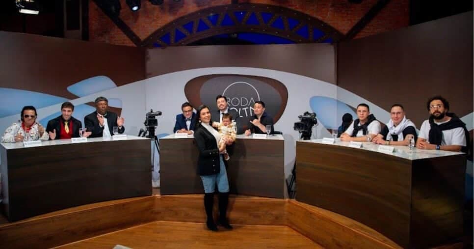 The Noite recebe mulher que coleciona bebês reborns