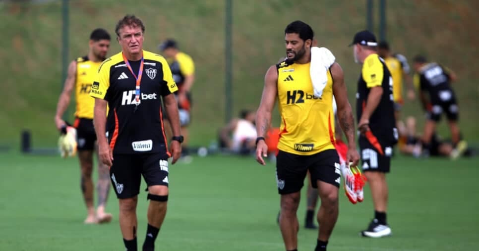 R$ 136M e direto da Europa: Cuca faz exigência e Atlético-MG busca dupla de Hulk