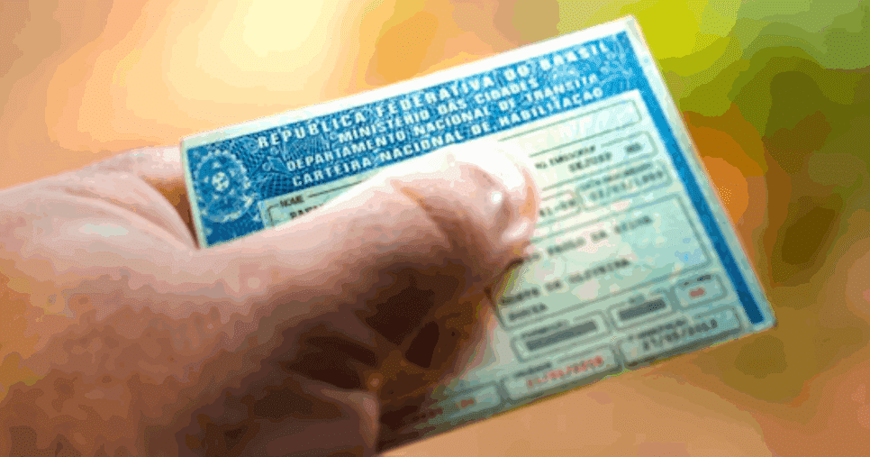 Detran comunica +1 exigência para renovação da CNH C, D e E