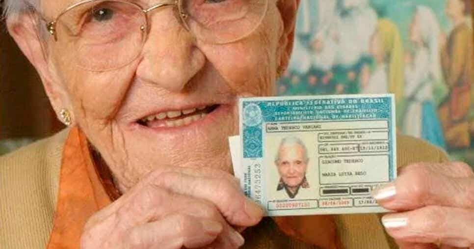 Fim da CNH: Idosos 60+ perdendo documento em minutos por única atitude em 2026