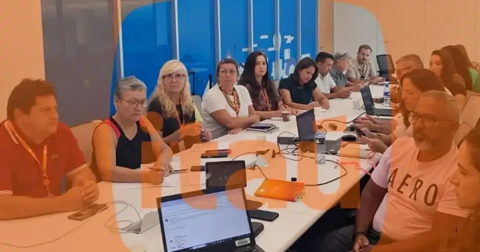COE e representantes do banco Itaú se reuniram em fevereiro de 2025 para discutir a situação dos funcionários demitidos pelos fechamentos de agências (Foto Reprodução/CUT)