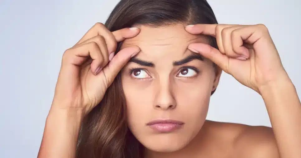 Creme de R$15 clareia a pele e combate rugas das mulheres com mais de 50 anos
