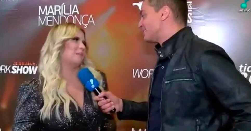 Marília Mendonça e Leo Dias no TV Fama (Foto: Reprodução) 