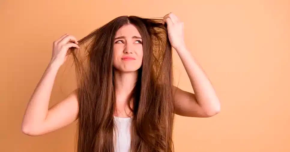 2 óleos para acabar frizz do cabelo e rejuvenescer aparência por menos de R$ 20