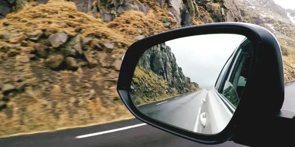 Retrovisor (Foto: Canva) Retrovisor (Foto: Canva)