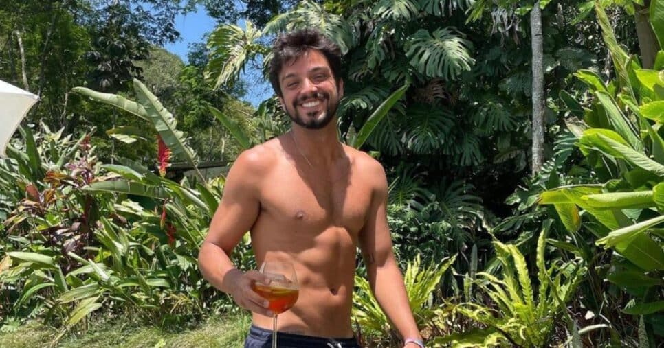 Rodrigo Simas é gay? Ator que vive relação com estrela da Globo tem verdade revelada sobre a sexualidade