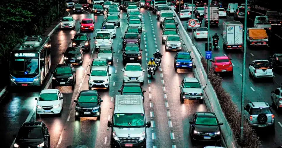 Transito de cidade (Foto: Reprodução)