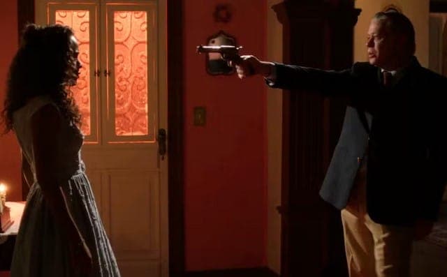 Beatriz (Duda Santos) Juliano (Fábio Assunção) em Garota do Momento (Foto: Reprodução / Globo) 
