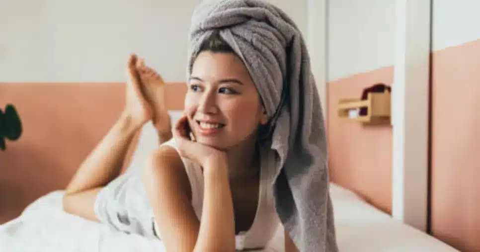 Essa fruta popular traz o melhor tratamento para restaurar o cabelo seco com pontas duplas