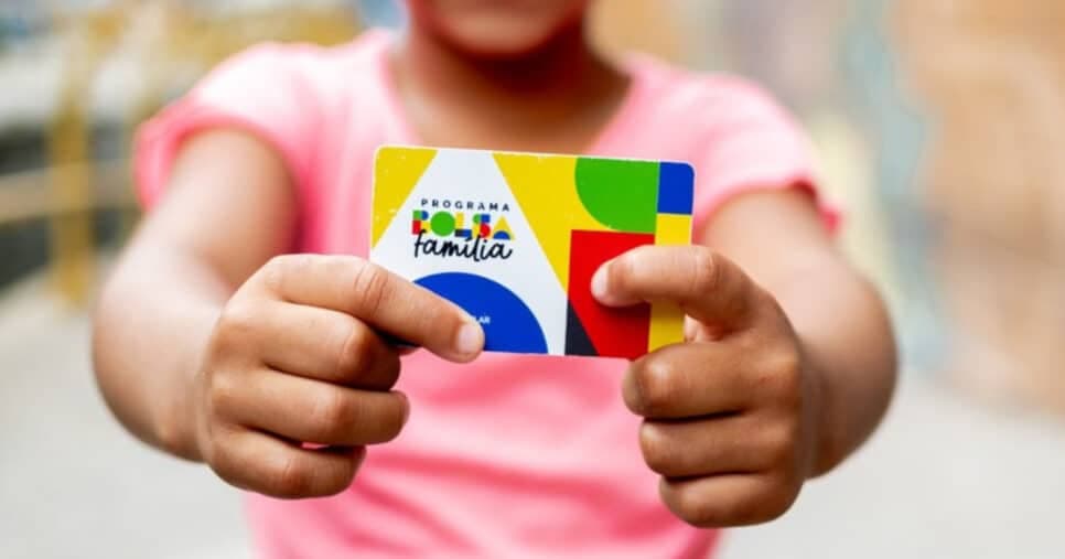 Bolsa Família comunica outra vitória além do saque de R$600 aos pais e mães