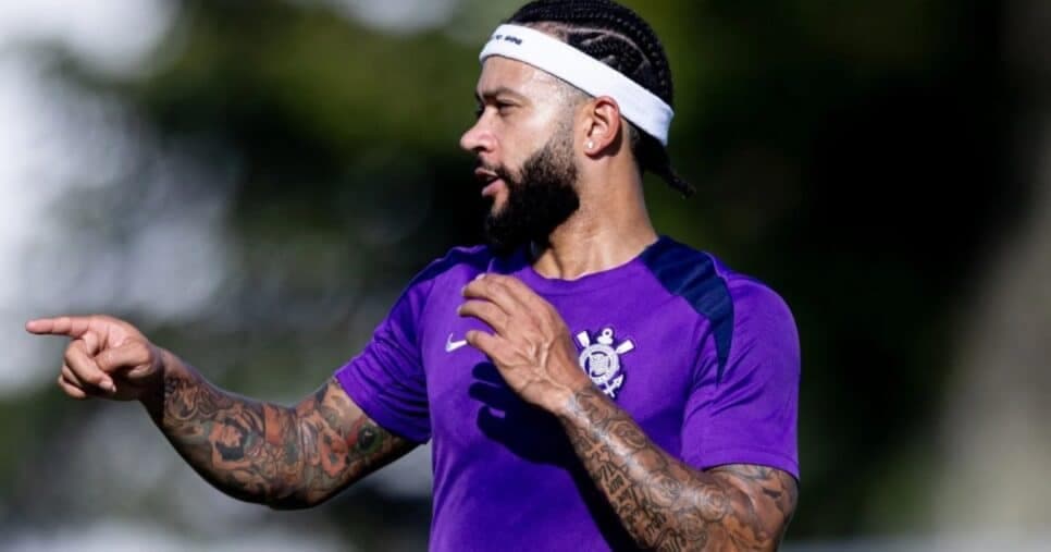 Depay comunica se deixará o Corinthians em meio a salário atrasado