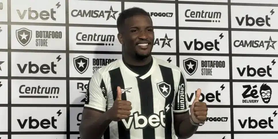 O atacante chegou com grandes expectativas (Reprodução: Isabelle Favieri)