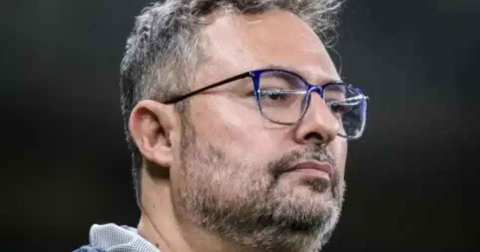 Mattos libera PIX de Teixeira pra assinar com craque do Flamengo ao Santos pra jogar com Neymar
