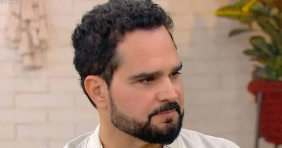 Luciano Camargo se declara a grande amor e assume: “Preso a você”