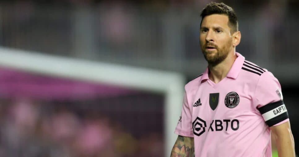 Nem Santos e nem Flamengo: Contratação de Messi é anunciada pra vestir azul em 2025