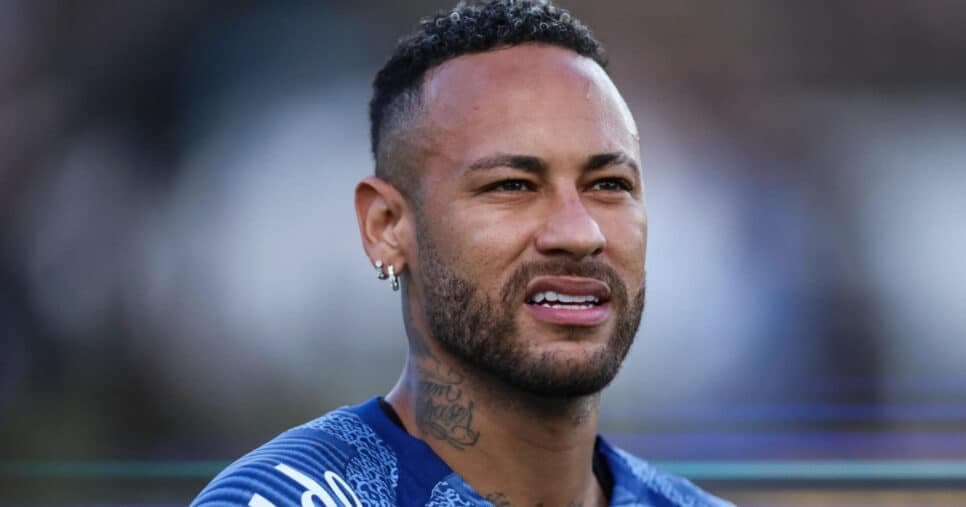Para jogar com Neymar e esquecer Soteldo: Alexandre Mattos libera PIX por caminhão de reforços no Santos