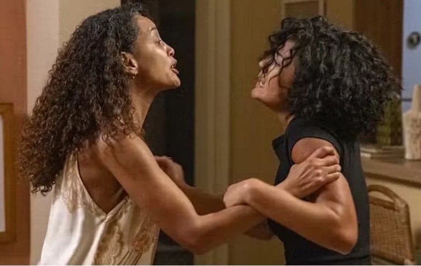 Raquel (Taís Araujo) vai partir para cima de Maria de Fátima (Bella Campos) em Vale Tudo (Foto: Reprodução / Globo)