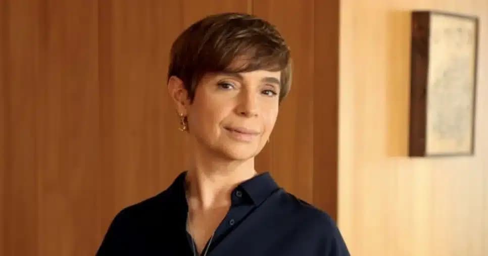 Âncora do Jornal da Globo, Renata Lo Prete, vive relação discreta há 33 anos e público fica surpreso