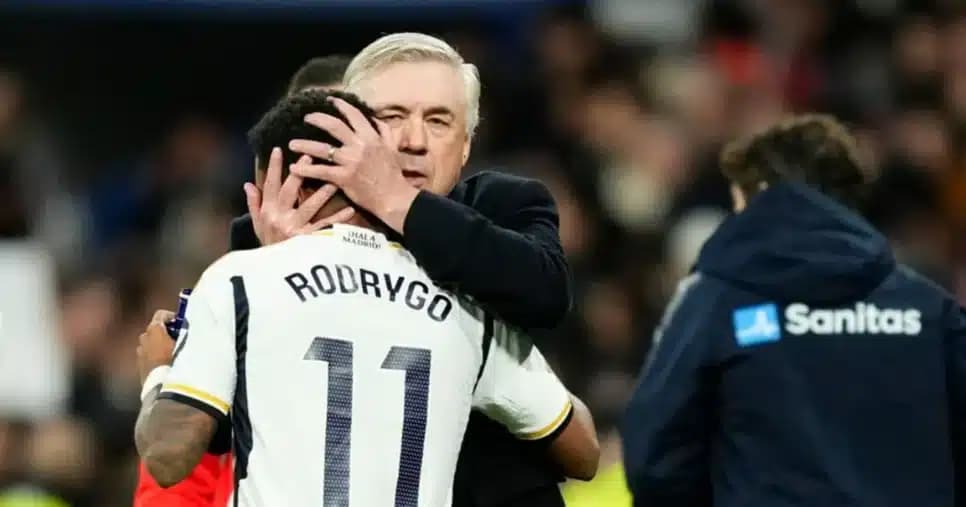Rodrygo e Ancelotti no Real Madrid (Foto: José Betron/Getty Images)