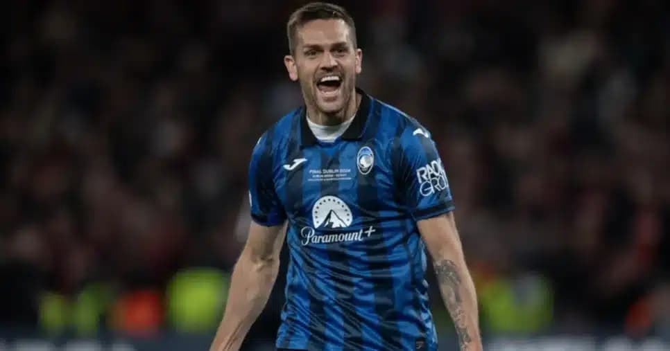 Rafael Tolói desembarca no Brasil para assinar contrato até o fim de 2026