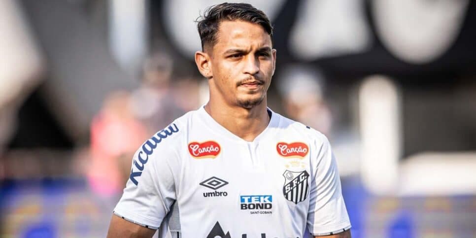 Weslley Patati formado na base do Santos (Reprodução: Raul Baretta)