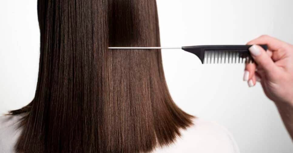Efeito liso desde a raiz por menos de R$10: 1 produto da Skala acaba com o frizz e deixa fios soltos