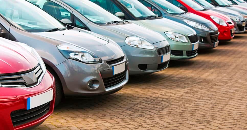 Motoristas em êxtase: 5 carros super econômicos de até R$ 50 mil para comprar em julho