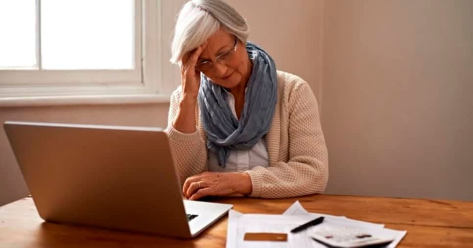 Adeus, nome sujo: Idosos 60+ podem se livrar das dívidas em 5 passos simples