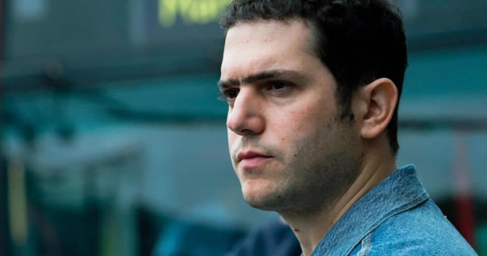 Edison Alcaide fala sobre amor pelo cinema, inspiração e o poder do bom humor em tempos difíceis