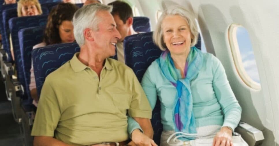 Viagens quase de graça: Lei em vigor revela benefício em passagem aérea à lista de idosos