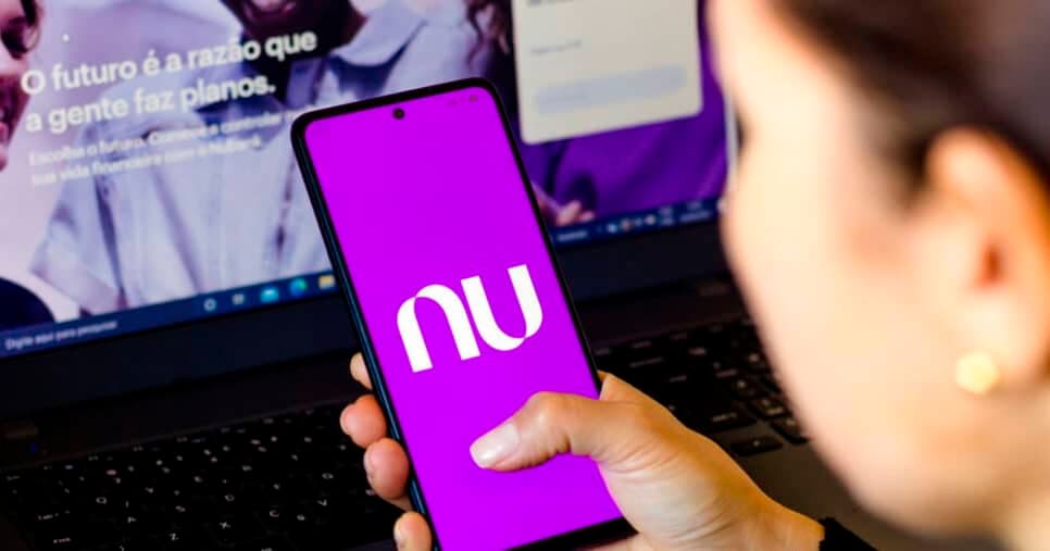 Alerta: Nubank emite comunicado aos clientes que usam PIX e cartão de crédito hoje (15)