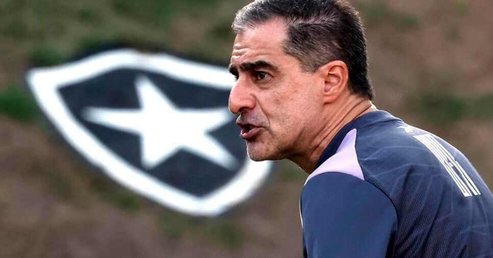 Tchau, Renato Paiva: Novo treinador se aproxima do Botafogo