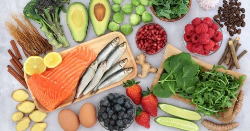 Aceleram o surgimento de rugas: 5 alimentos para eliminar da sua vida