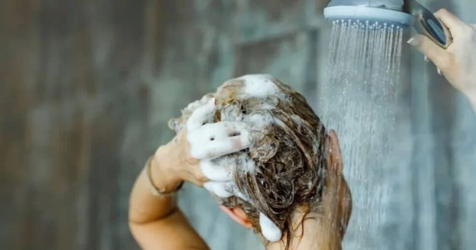 Banho antes de dormir é perigoso? Verdade assustadora vai mudar seu hábito