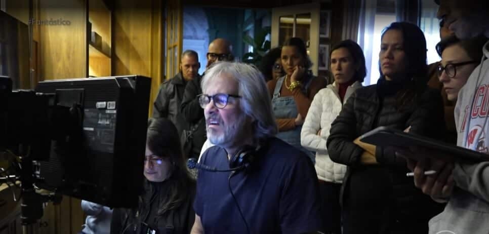 Paulo Silvestrini, diretor de Vale Tudo e sua equipe (Foto: Reprodução / Globo)

