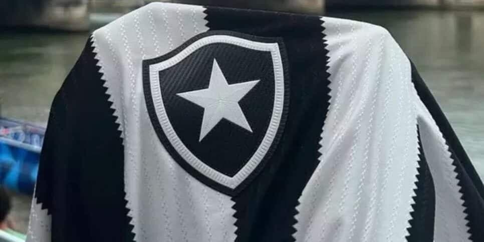 Craque de R$ 150M do Botafogo está prestes a assinar com gigante e vestir vermelho em 2025