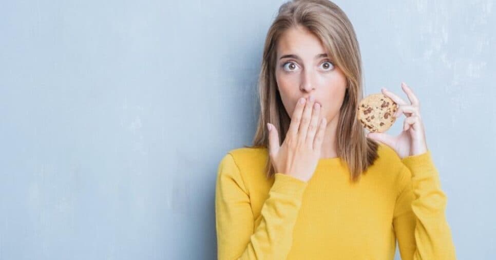 Comer carboidrato à noite engorda mais? Nutricionista expõe verdade