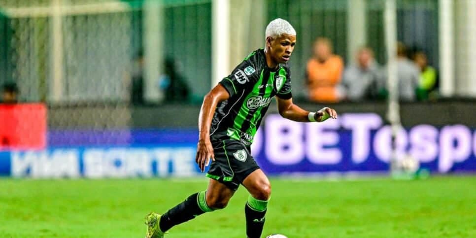Cauan Barros é destaque no América-MG (Reprodução: Mourão Panda) Cauan Barros é destaque no América-MG (Reprodução: Mourão Panda)
