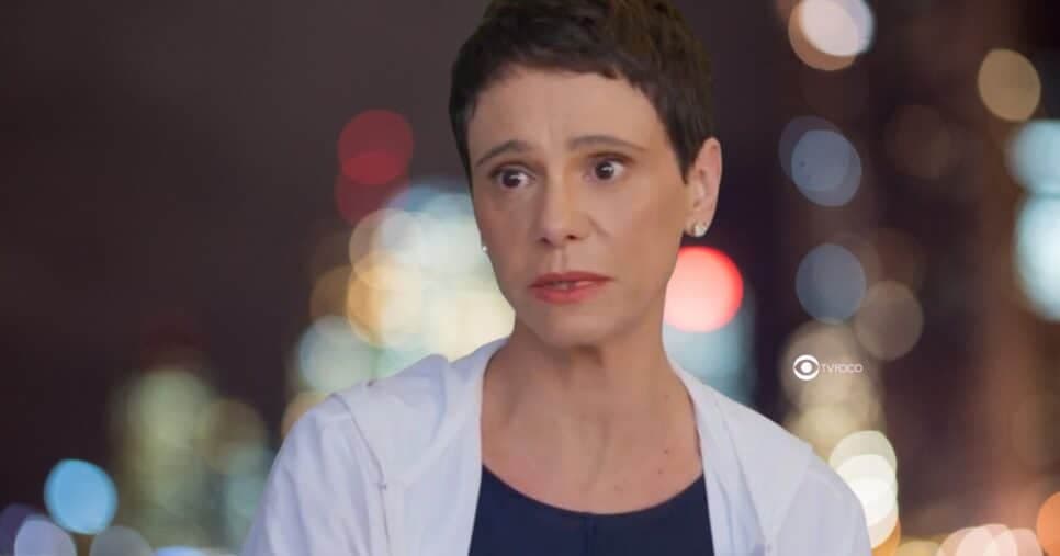 102 de Vale Tudo tem Celina descobrindo falência e agindo na surdina