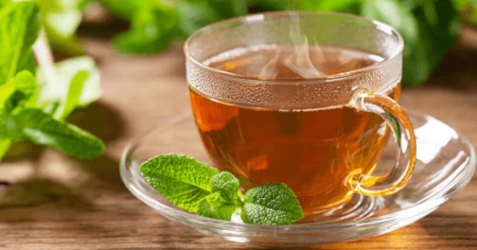 Pele de diamante: Chá potente com apenas 2 ingredientes rejuvenesce às 55+