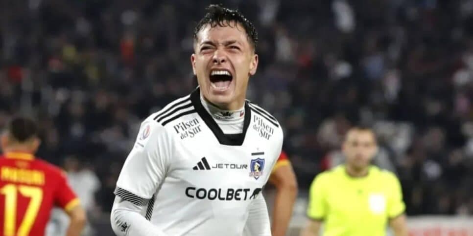 Cristian Zavala usa a camisa 14 do Colo-Colo (Reprodução: Instagram) Cristian Zavala usa a camisa 14 do Colo-Colo (Reprodução: Instagram)