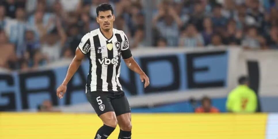 Nada de Fortaleza: Rival dá rasteira para arrancar Danilo do Botafogo